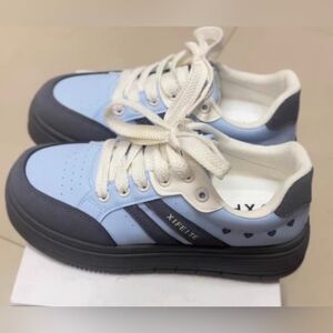 FEIT Women's Light Blue and Dark Gray Sneakers